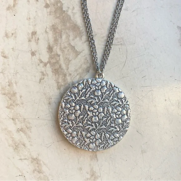 Baked Beads Red Floral Necklace - Picture 2 of 3